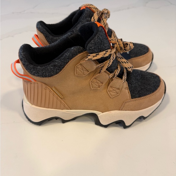 Sorel Women’s Kinetic Impact Caribou Plus Waterproof Boot (NWT) Size 8 - Picture 2 of 7